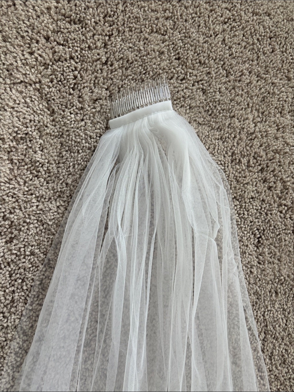 New White Cathedral Bridal Veil with Lace Appliqué & Comb Wedding Veil - Picture 4 of 5